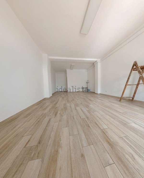 locale commerciale in vendita a Sarzana in zona San Lazzaro