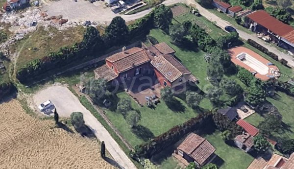 casa indipendente in vendita a Sarzana in zona Falcinello