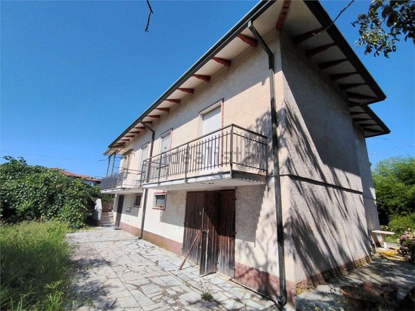 appartamento in vendita a Sarzana in zona Marinella di Sarzana