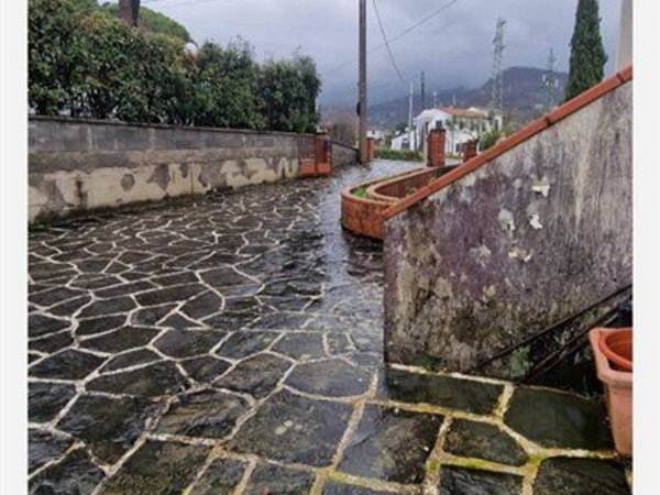 casa indipendente in vendita a Sarzana in zona San Lazzaro
