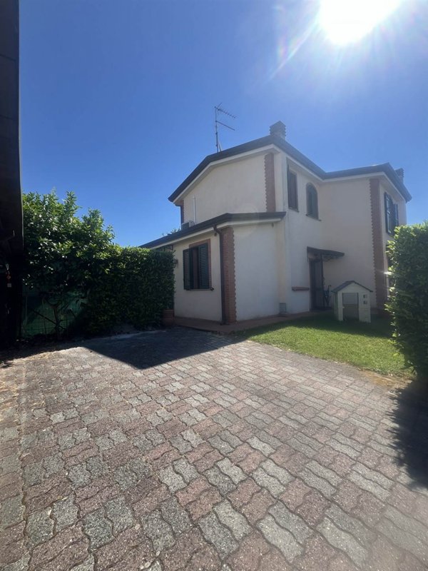 appartamento in vendita a Sarzana in zona San Lazzaro