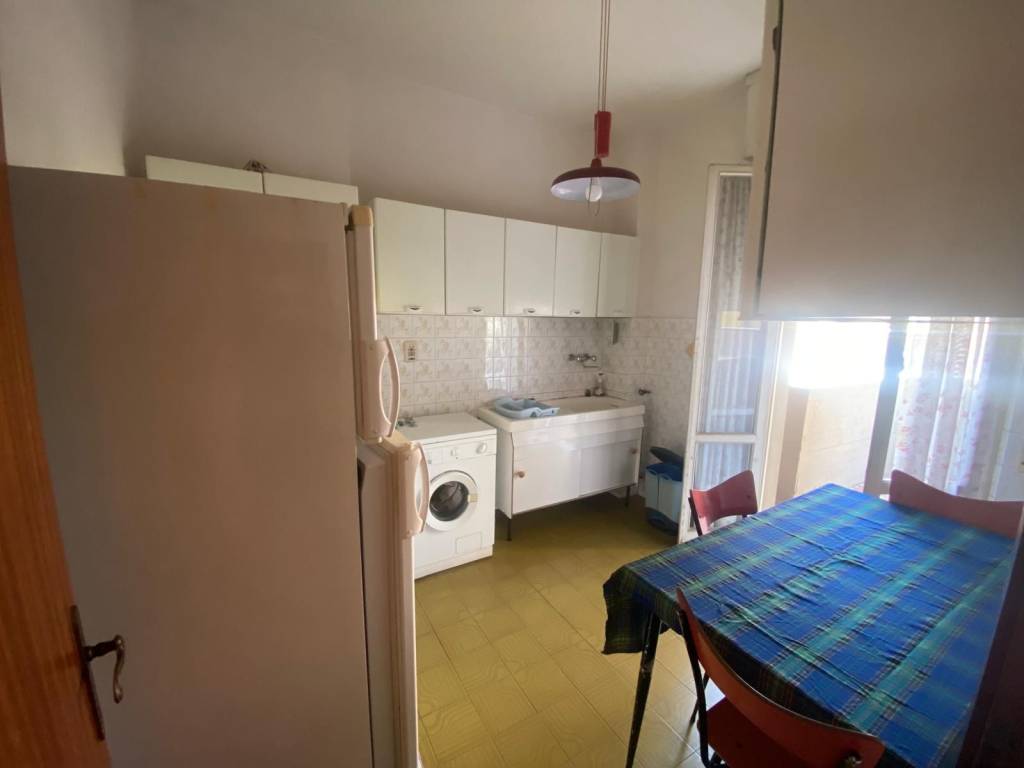 intera palazzina in vendita a Sarzana in zona Marinella di Sarzana