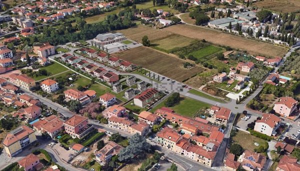 casa indipendente in vendita a Sarzana