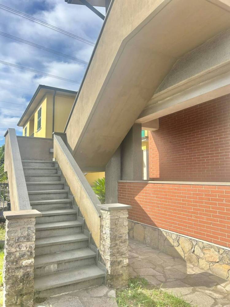 casa indipendente in vendita a Sarzana in zona San Lazzaro