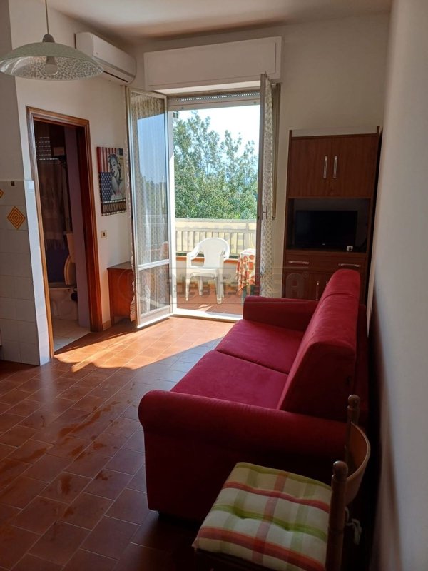 appartamento in vendita a Sarzana in zona Marinella di Sarzana