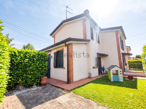casa indipendente in vendita a Sarzana in zona San Lazzaro
