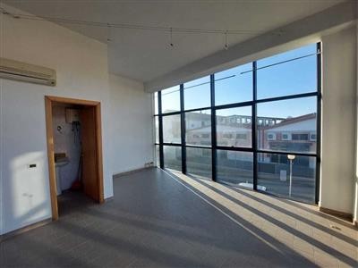 locale commerciale in vendita a Sarzana