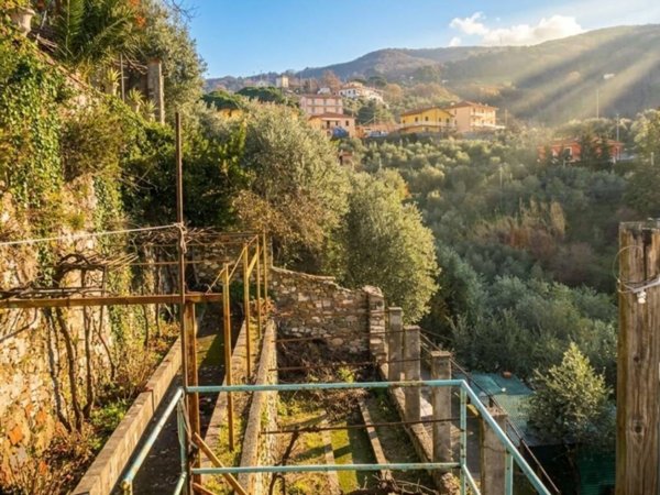 appartamento in vendita a Sarzana in zona Falcinello