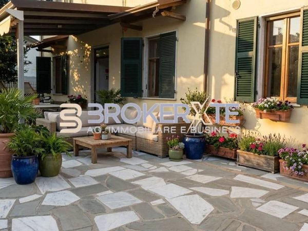 casa indipendente in vendita a Sarzana in zona San Lazzaro