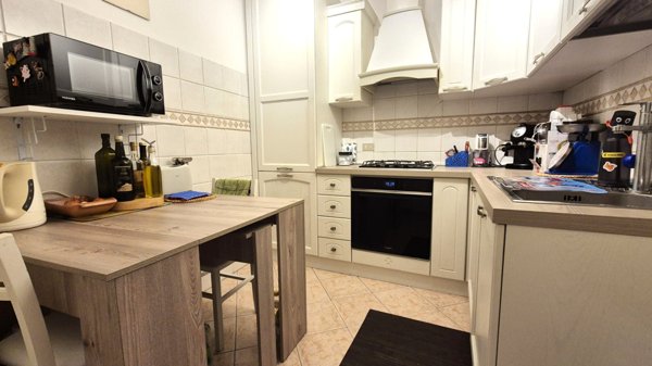 casa indipendente in vendita a Sarzana