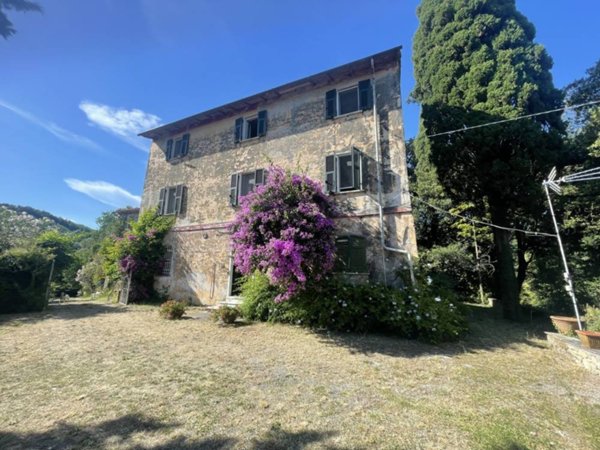 casa indipendente in vendita a Sarzana