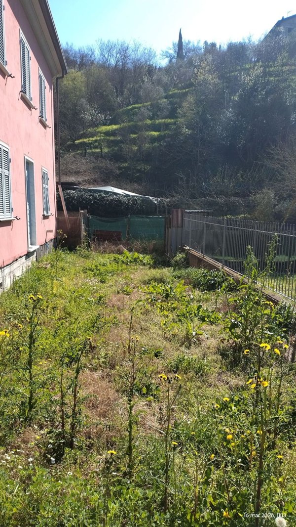pentavano in vendita a Sarzana in zona San Lazzaro