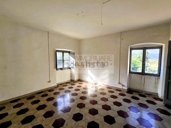 casa indipendente in vendita a Sarzana in zona Falcinello
