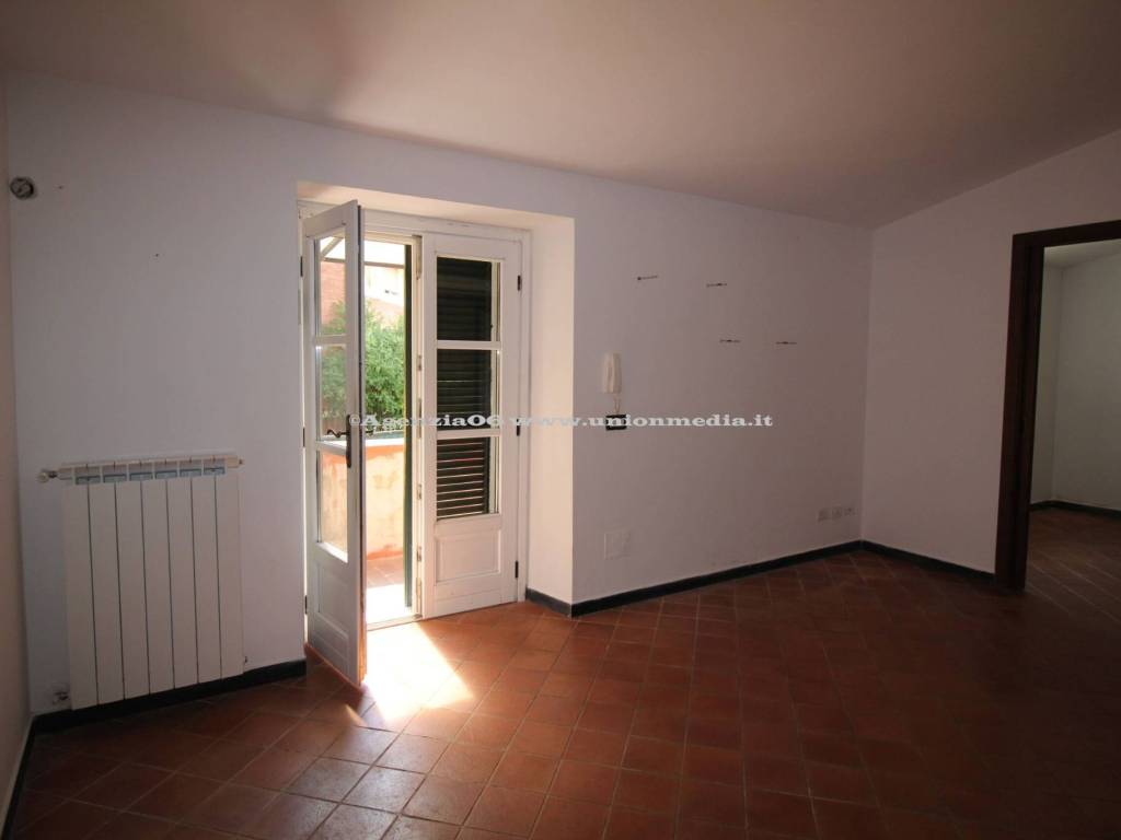 casa indipendente in vendita a Sarzana