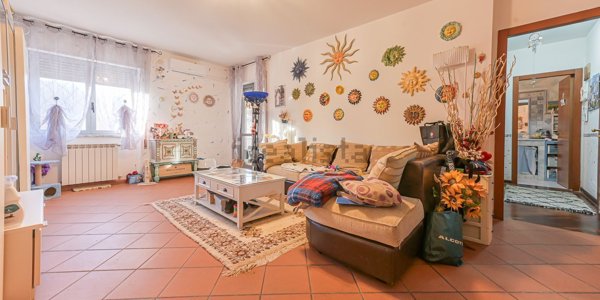 appartamento in vendita a Sarzana in zona San Lazzaro