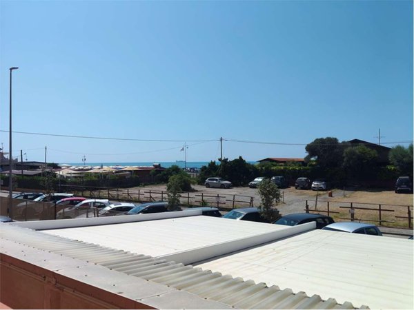 appartamento in vendita a Sarzana in zona Marinella di Sarzana