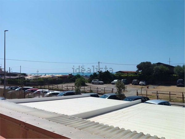 appartamento in vendita a Sarzana in zona Marinella di Sarzana