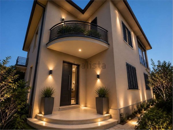 casa indipendente in vendita a Sarzana