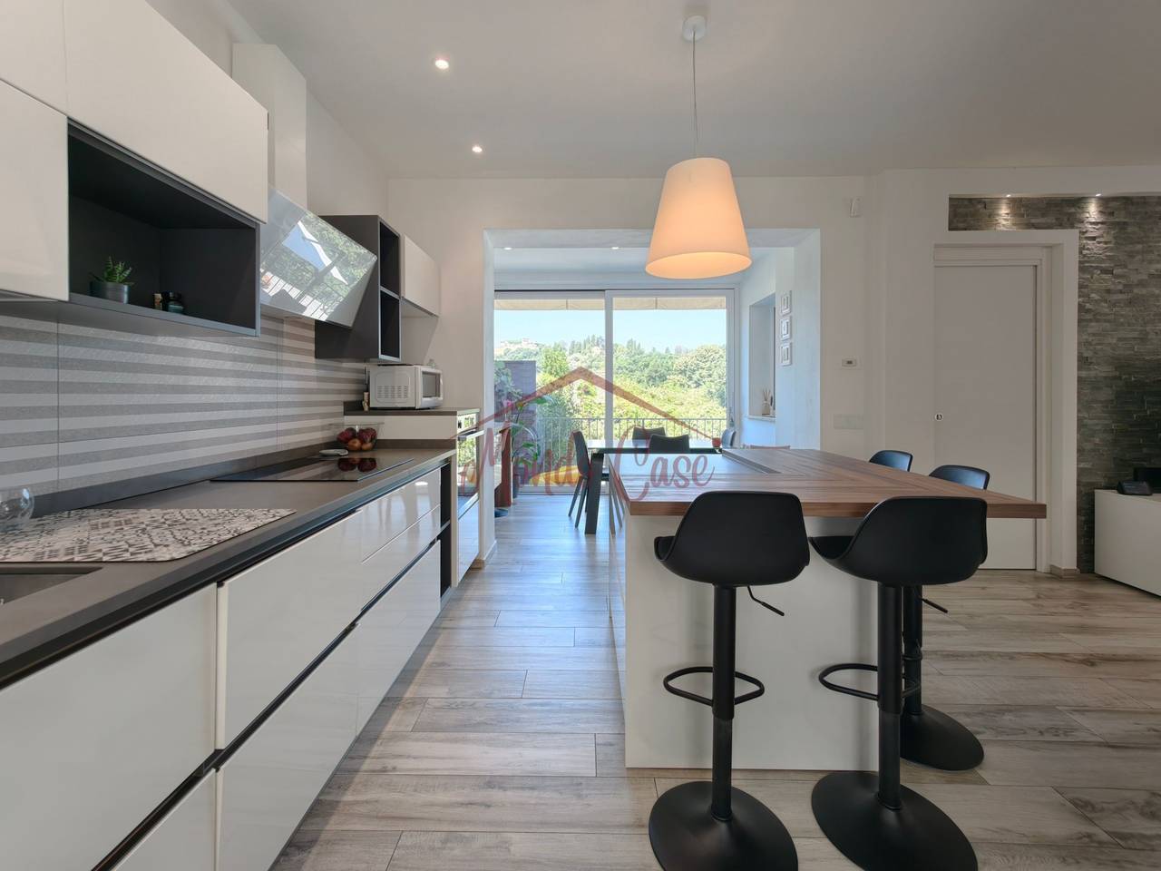 casa indipendente in vendita a Sarzana
