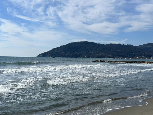 appartamento in vendita a Sarzana in zona Marinella di Sarzana