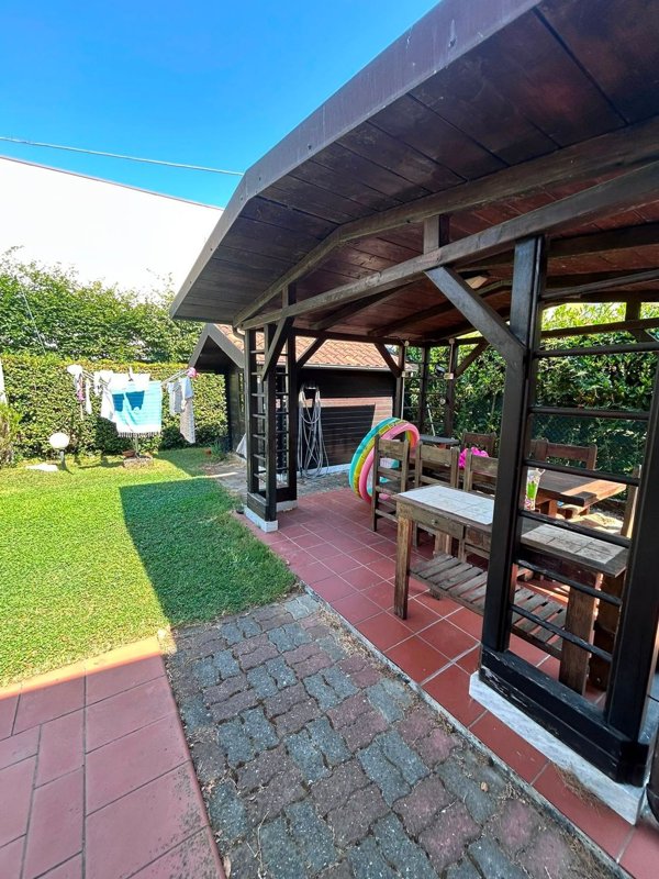 casa indipendente in vendita a Sarzana in zona San Lazzaro