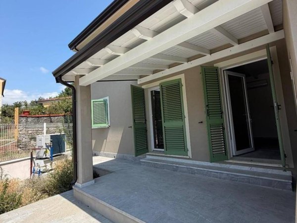 casa indipendente in vendita a Sarzana in zona San Lazzaro