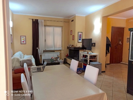 casa indipendente in vendita a Sarzana