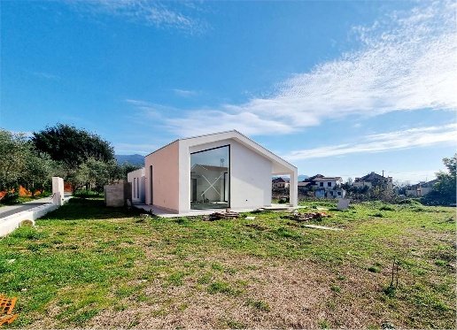 casa indipendente in vendita a Sarzana