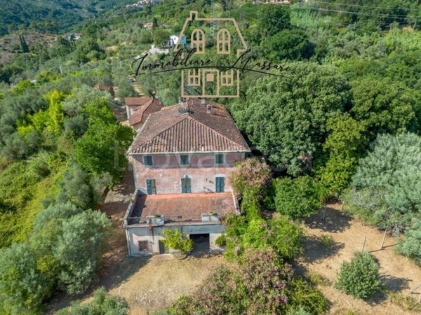 casa indipendente in vendita a Sarzana in zona Falcinello