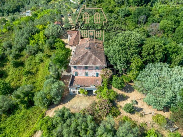 casa indipendente in vendita a Sarzana in zona Falcinello