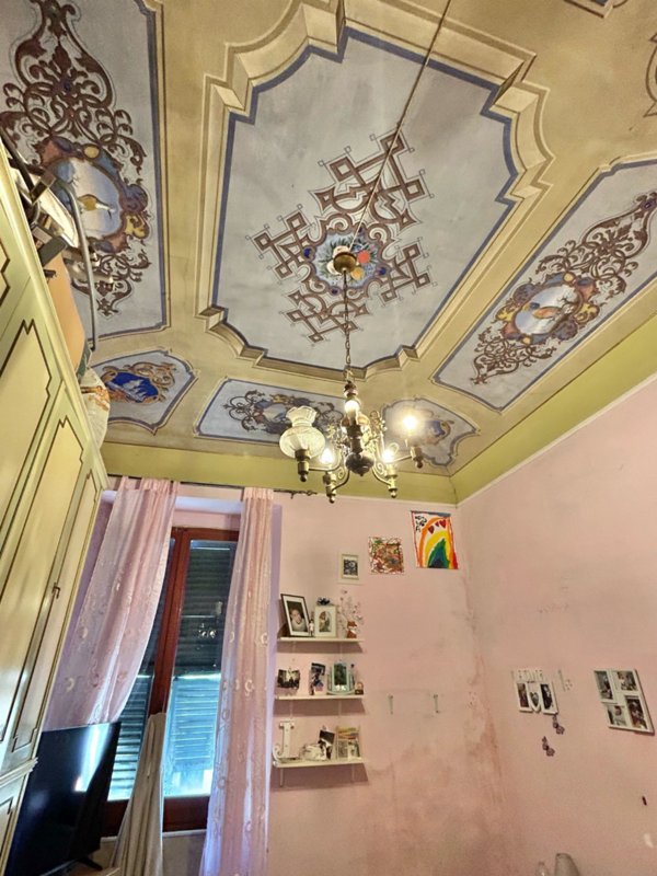 pentavano in vendita a Sarzana