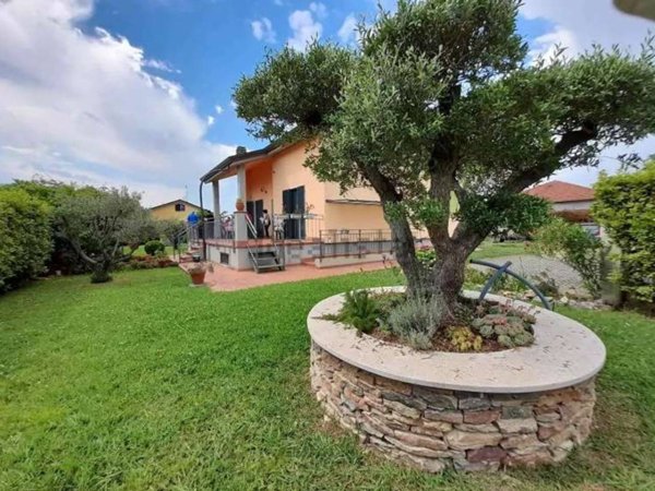 casa indipendente in vendita a Sarzana in zona San Lazzaro