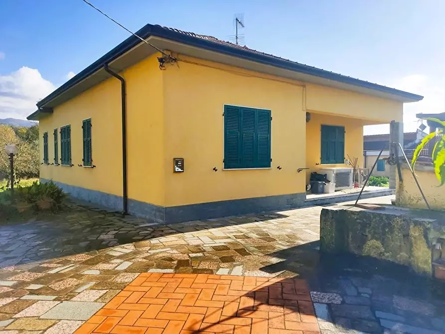 casa indipendente in vendita a Sarzana