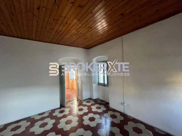 intera palazzina in vendita a Sarzana