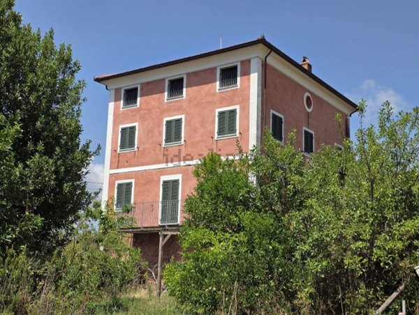 appartamento in vendita a Sarzana in zona Marinella di Sarzana