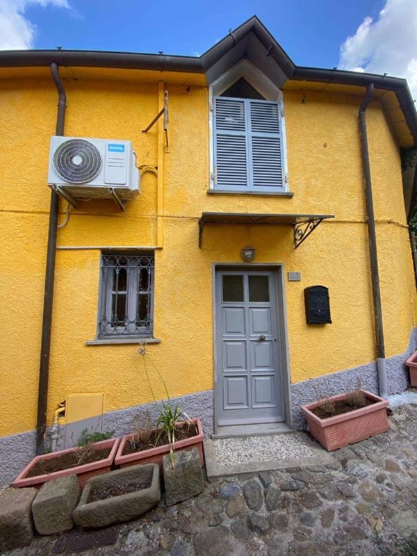 casa indipendente in vendita a Sarzana in zona Falcinello