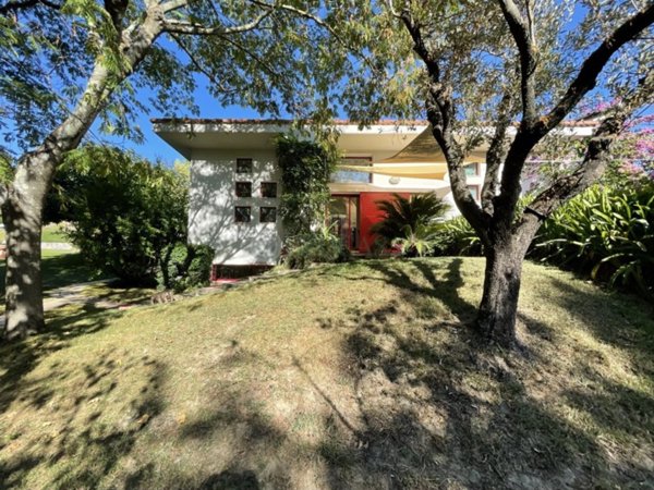 casa indipendente in vendita a Sarzana in zona Falcinello