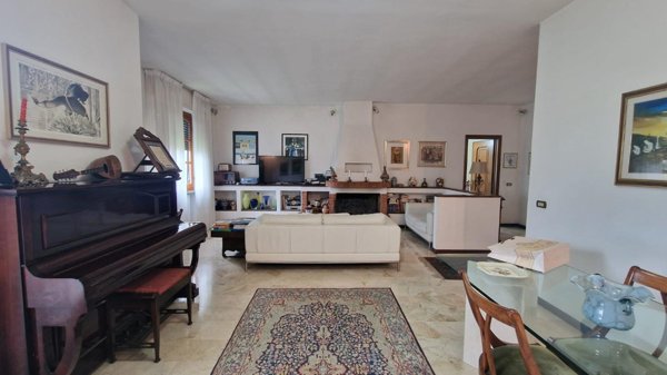 casa indipendente in vendita a Sarzana in zona San Lazzaro