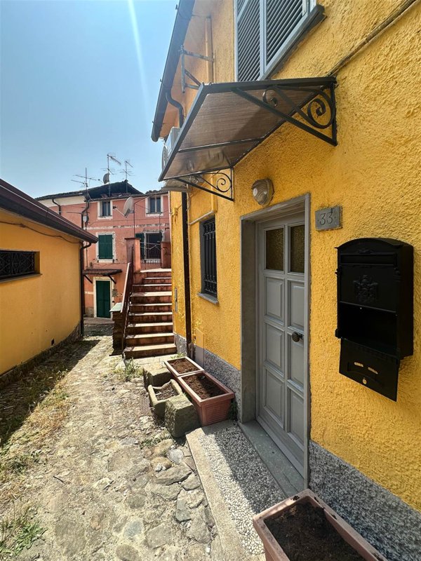 casa indipendente in vendita a Sarzana in zona Marinella di Sarzana