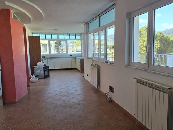 appartamento in vendita a Sarzana in zona Marinella di Sarzana
