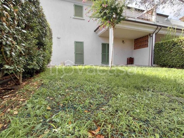 casa indipendente in vendita a Sarzana