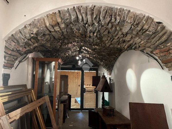 negozio in vendita a Sarzana