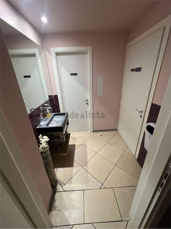 locale commerciale in vendita a Sarzana in zona San Lazzaro
