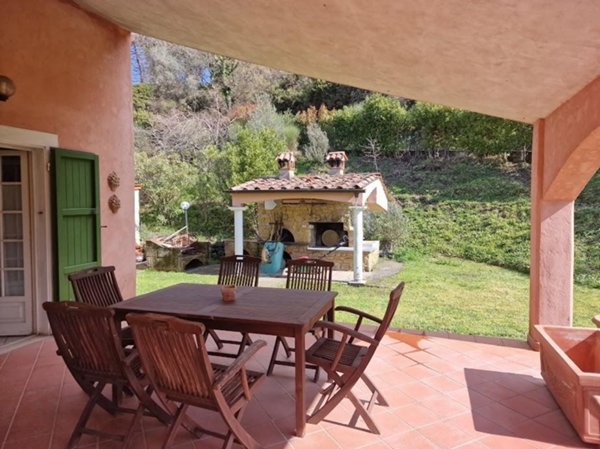 casa indipendente in vendita a Sarzana in zona Falcinello