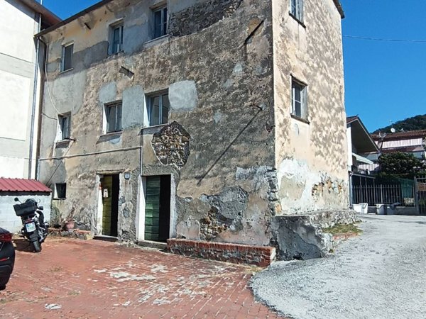 casa indipendente in vendita a Sarzana in zona San Lazzaro