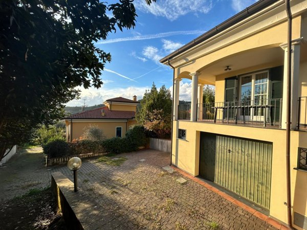 casa indipendente in vendita a Sarzana in zona San Lazzaro