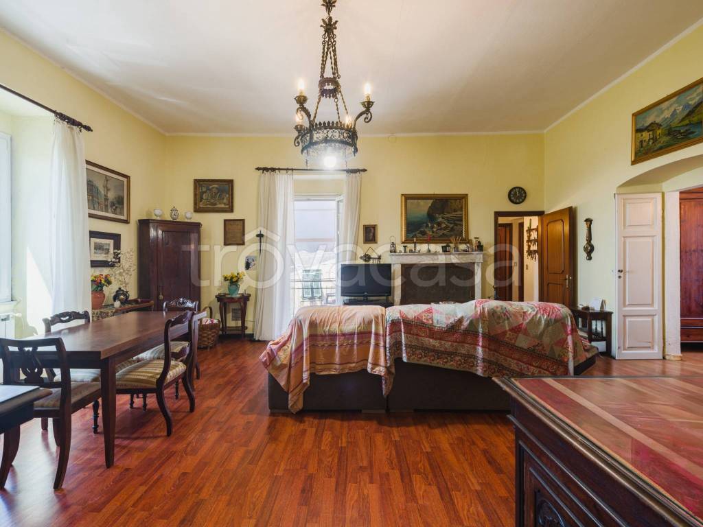 casa indipendente in vendita a Sarzana in zona Falcinello