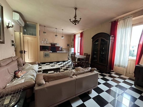 appartamento in vendita a Sarzana in zona San Lazzaro