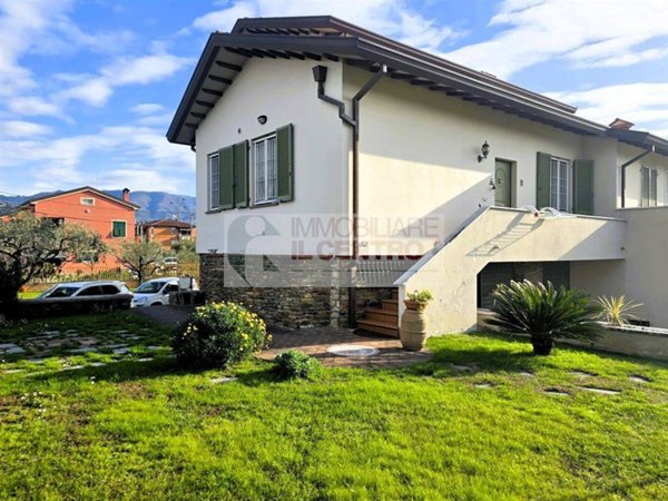 casa indipendente in vendita a Sarzana in zona San Lazzaro