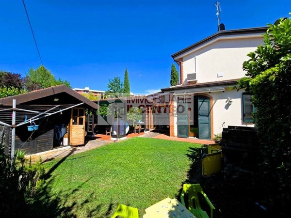casa indipendente in vendita a Sarzana in zona San Lazzaro